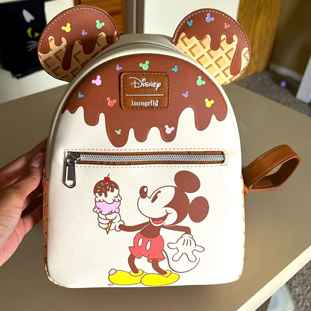 Disney loungefly Mickey Mouse Mini Backpack